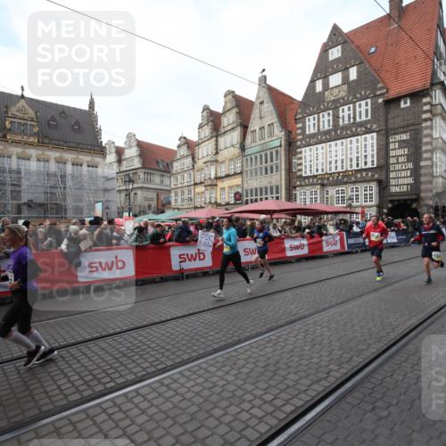 05.10.2025 - 20. swb-Marathon Bremen Yannick Fuchs http://msf.ph/oto/9306662 05.10.2025 10:52:23 Ziel 9584, 9955, 9987, 10719, 10927, 11128, 11458, 11491, 11665 meine-sportfotos.de