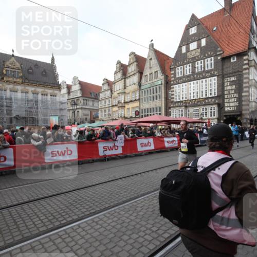 05.10.2025 - 20. swb-Marathon Bremen Yannick Fuchs http://msf.ph/oto/9306707 05.10.2025 10:52:47 Ziel 9517, 10833, 11012, 11587 meine-sportfotos.de