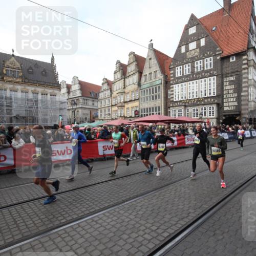 05.10.2025 - 20. swb-Marathon Bremen Yannick Fuchs http://msf.ph/oto/9306730 05.10.2025 10:52:55 Ziel 9214, 9284, 9501, 9830, 9985, 10308, 10309, 10514, 10997 meine-sportfotos.de