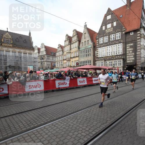 05.10.2025 - 20. swb-Marathon Bremen Yannick Fuchs http://msf.ph/oto/9306761 05.10.2025 10:53:15 Ziel 9449, 9703, 9834, 10242, 10349, 10460, 10466, 10958, 11377, 11512 meine-sportfotos.de