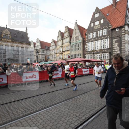 05.10.2025 - 20. swb-Marathon Bremen Yannick Fuchs http://msf.ph/oto/9306784 05.10.2025 10:53:22 Ziel 9263, 9539, 9956, 10317, 10806, 10993, 11175, 11510 meine-sportfotos.de