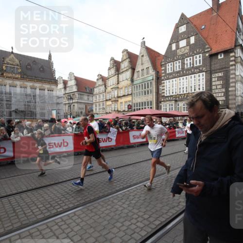 05.10.2025 - 20. swb-Marathon Bremen Yannick Fuchs http://msf.ph/oto/9306790 05.10.2025 10:53:23 Ziel 7251, 9263, 9539, 9956, 10317, 10806, 10993, 11174, 11175, 11510 meine-sportfotos.de