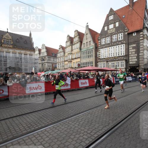 05.10.2025 - 20. swb-Marathon Bremen Yannick Fuchs http://msf.ph/oto/9306808 05.10.2025 10:53:28 Ziel 7193, 7251, 9263, 9717, 9868, 9957, 10057, 10302, 10335, 10655, 11174, 11616, 11716 meine-sportfotos.de