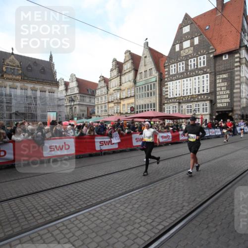05.10.2025 - 20. swb-Marathon Bremen Yannick Fuchs http://msf.ph/oto/9306859 05.10.2025 10:53:53 Ziel 9494, 9701, 10416, 10696, 10966, 11141, 11383, 11445 meine-sportfotos.de