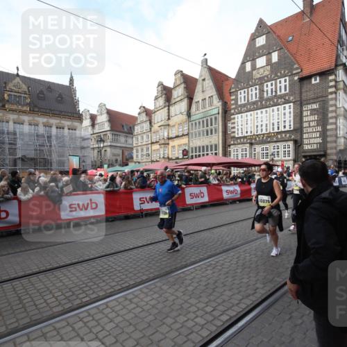 05.10.2025 - 20. swb-Marathon Bremen Yannick Fuchs http://msf.ph/oto/9306891 05.10.2025 10:54:07 Ziel 9520, 9807, 9835, 10019, 10075, 10631, 10662, 11303, 11339, 11432, 11593 meine-sportfotos.de