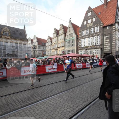 05.10.2025 - 20. swb-Marathon Bremen Yannick Fuchs http://msf.ph/oto/9306901 05.10.2025 10:54:09 Ziel 9520, 9807, 9835, 10019, 10631, 10662, 11151, 11303, 11347, 11432, 11593 meine-sportfotos.de