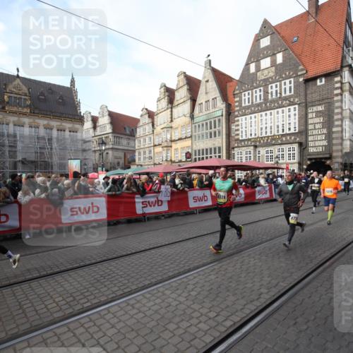 05.10.2025 - 20. swb-Marathon Bremen Yannick Fuchs http://msf.ph/oto/9306979 05.10.2025 10:54:53 Ziel 8326, 9436, 9560, 9754, 9776, 10024, 10232, 10233, 10487, 10609, 10770, 11163, 11276, 11373 meine-sportfotos.de