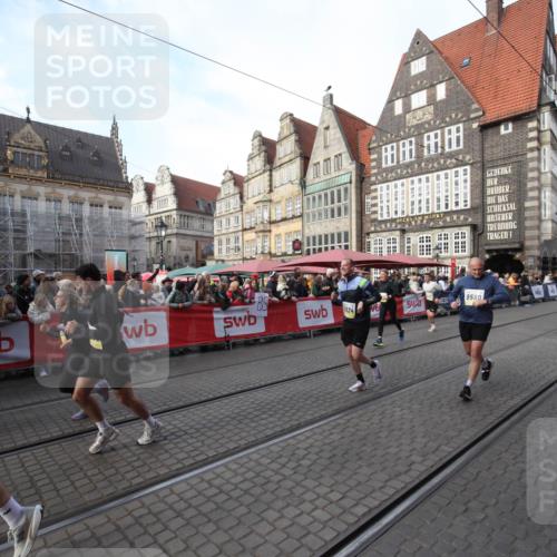 05.10.2025 - 20. swb-Marathon Bremen Yannick Fuchs http://msf.ph/oto/9306990 05.10.2025 10:54:56 Ziel 9436, 9560, 10024, 10232, 10233, 10487, 10609, 10770, 11163, 11373 meine-sportfotos.de