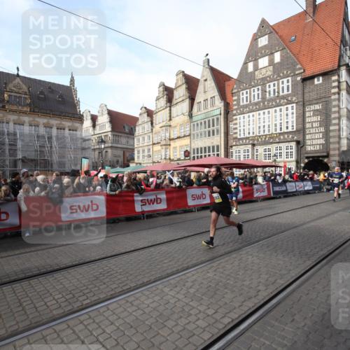 05.10.2025 - 20. swb-Marathon Bremen Yannick Fuchs http://msf.ph/oto/9307019 05.10.2025 10:55:09 Ziel 9791, 10014, 10180, 10307, 10920, 11363 meine-sportfotos.de