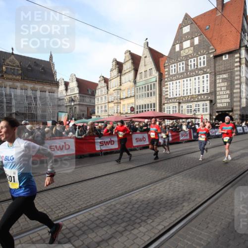 05.10.2025 - 20. swb-Marathon Bremen Yannick Fuchs http://msf.ph/oto/9307066 05.10.2025 10:55:25 Ziel 9201, 9350, 9514, 9654, 9933, 10116, 10260, 10970, 11115, 11380, 11431, 11702 meine-sportfotos.de