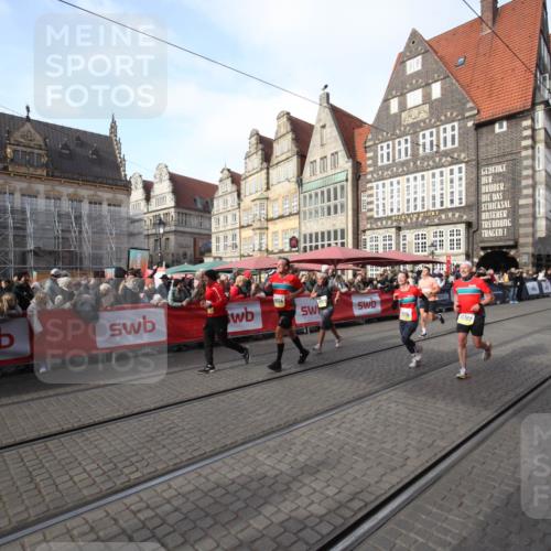 05.10.2025 - 20. swb-Marathon Bremen Yannick Fuchs http://msf.ph/oto/9307069 05.10.2025 10:55:26 Ziel 9201, 9350, 9514, 9654, 10256, 10260, 10970, 11115, 11380, 11431, 11702 meine-sportfotos.de