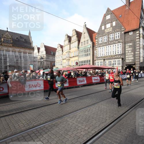 05.10.2025 - 20. swb-Marathon Bremen Yannick Fuchs http://msf.ph/oto/9307117 05.10.2025 10:55:42 Ziel 7165, 9195, 9197, 9492, 9720, 10107, 10195, 10475, 10755, 10757, 10909, 11081, 11588 meine-sportfotos.de