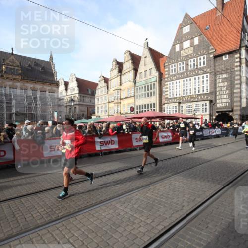 05.10.2025 - 20. swb-Marathon Bremen Yannick Fuchs http://msf.ph/oto/9307122 05.10.2025 10:55:44 Ziel 7165, 9195, 9197, 10088, 10475, 10755, 10909, 11081, 11586, 11588 meine-sportfotos.de