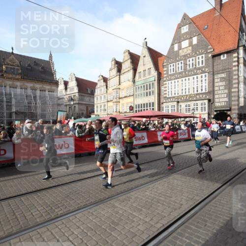05.10.2025 - 20. swb-Marathon Bremen Yannick Fuchs http://msf.ph/oto/9307147 05.10.2025 10:55:51 Ziel 9521, 9621, 9882, 10253, 10287, 10323, 10385, 10653, 10800, 11249, 11624 meine-sportfotos.de