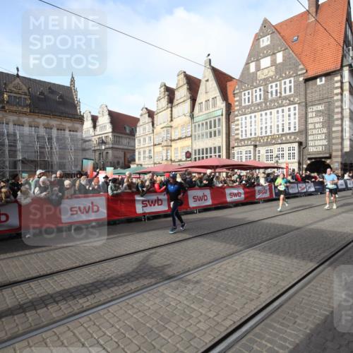 05.10.2025 - 20. swb-Marathon Bremen Yannick Fuchs http://msf.ph/oto/9307166 05.10.2025 10:55:56 Ziel 7147, 9521, 10610, 10654, 11052, 11439 meine-sportfotos.de