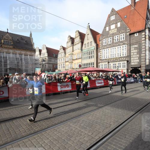 05.10.2025 - 20. swb-Marathon Bremen Yannick Fuchs http://msf.ph/oto/9307190 05.10.2025 10:56:07 Ziel 9541, 9950, 10015, 10394, 10641, 10664, 10675, 10959, 11148, 11626 meine-sportfotos.de