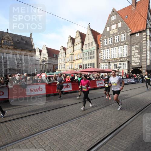 05.10.2025 - 20. swb-Marathon Bremen Yannick Fuchs http://msf.ph/oto/9307242 05.10.2025 10:56:20 Ziel 9258, 9855, 10196, 10992, 11364, 11554, 11741 meine-sportfotos.de