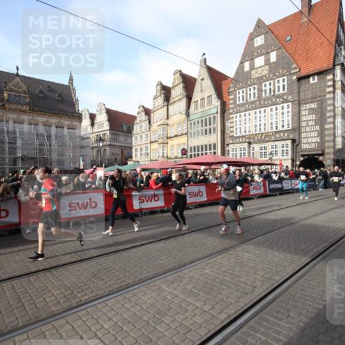 05.10.2025 - 20. swb-Marathon Bremen Yannick Fuchs http://msf.ph/oto/9307262 05.10.2025 10:56:27 Ziel 9424, 9783, 9932, 10028, 10191, 10424, 10590, 11662, 11723 meine-sportfotos.de