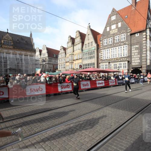 05.10.2025 - 20. swb-Marathon Bremen Yannick Fuchs http://msf.ph/oto/9307290 05.10.2025 10:56:37 Ziel 9547, 9886, 10008, 10042, 10648, 10971, 11100, 11253, 11260, 11571, 11691 meine-sportfotos.de