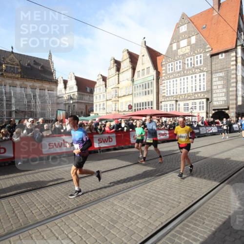 05.10.2025 - 20. swb-Marathon Bremen Yannick Fuchs http://msf.ph/oto/9307317 05.10.2025 10:56:48 Ziel 9188, 9266, 10059, 10644, 10683, 10845, 11426, 11734 meine-sportfotos.de