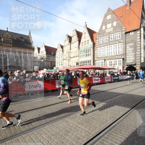 05.10.2025 - 20. swb-Marathon Bremen Yannick Fuchs http://msf.ph/oto/9307325 05.10.2025 10:56:48 Ziel 9188, 9266, 10059, 10644, 10683, 10845, 11426, 11734 meine-sportfotos.de