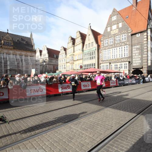 05.10.2025 - 20. swb-Marathon Bremen Yannick Fuchs http://msf.ph/oto/9307349 05.10.2025 10:56:59 Ziel 9669, 10105, 10397, 10924, 11168, 11274 meine-sportfotos.de