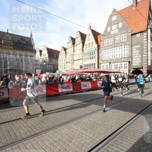 05.10.2025 - 20. swb-Marathon Bremen Yannick Fuchs http://msf.ph/oto/9307392 05.10.2025 10:57:14 Ziel 9231, 9314, 9577, 10293, 10545, 10917, 11138, 11202, 11434, 11686 meine-sportfotos.de