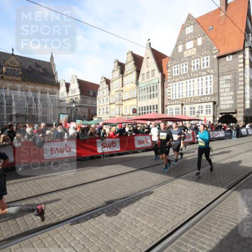 05.10.2025 - 20. swb-Marathon Bremen Yannick Fuchs http://msf.ph/oto/9307396 05.10.2025 10:57:15 Ziel 9231, 9314, 9577, 10293, 10545, 10917, 11138, 11202, 11434, 11686 meine-sportfotos.de