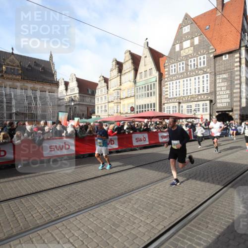 05.10.2025 - 20. swb-Marathon Bremen Yannick Fuchs http://msf.ph/oto/9307420 05.10.2025 10:57:21 Ziel 9260, 9292, 9450, 9489, 9844, 9947, 10169, 10657, 11015, 11596 meine-sportfotos.de