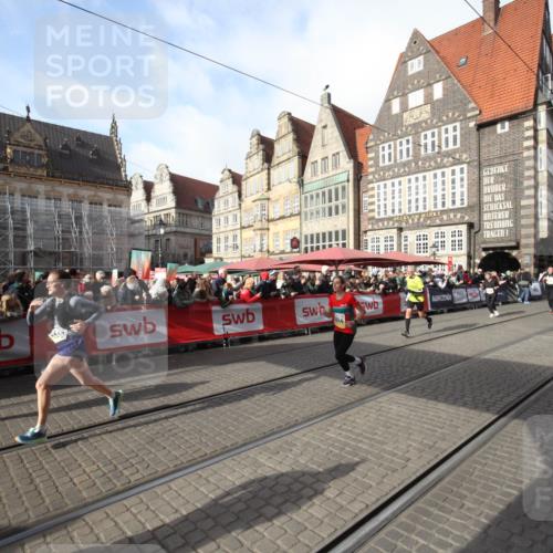 05.10.2025 - 20. swb-Marathon Bremen Yannick Fuchs http://msf.ph/oto/9307433 05.10.2025 10:57:25 Ziel 7101, 9260, 9292, 9450, 9550, 9844, 10169, 10281, 10367, 10645 meine-sportfotos.de
