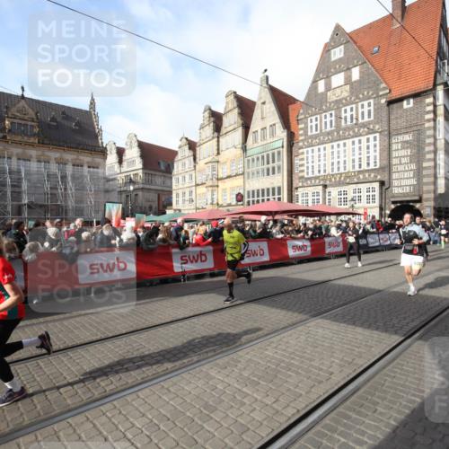 05.10.2025 - 20. swb-Marathon Bremen Yannick Fuchs http://msf.ph/oto/9307436 05.10.2025 10:57:26 Ziel 7101, 9260, 9550, 9844, 10281, 10367, 10645, 10950, 11606 meine-sportfotos.de