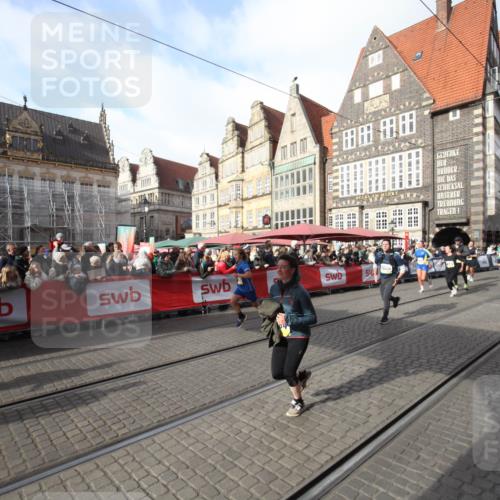 05.10.2025 - 20. swb-Marathon Bremen Yannick Fuchs http://msf.ph/oto/9307535 05.10.2025 10:57:56 Ziel 9221, 9719, 10219, 10651, 10834, 10890, 10975, 11023, 11116, 11301, 11469, 11564, 11575 meine-sportfotos.de