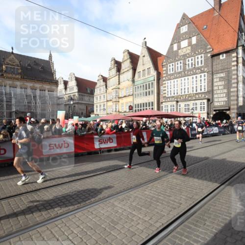 05.10.2025 - 20. swb-Marathon Bremen Yannick Fuchs http://msf.ph/oto/9307551 05.10.2025 10:58:01 Ziel 9221, 9568, 9719, 10577, 10703, 11116, 11301, 11469, 11663 meine-sportfotos.de