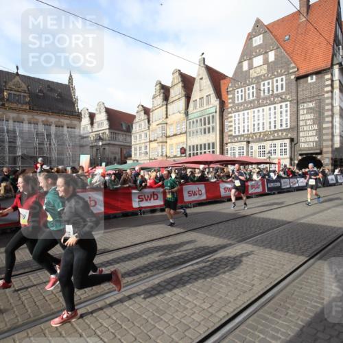 05.10.2025 - 20. swb-Marathon Bremen Yannick Fuchs http://msf.ph/oto/9307554 05.10.2025 10:58:02 Ziel 9568, 9719, 10577, 10703, 10793, 11116, 11301, 11663 meine-sportfotos.de