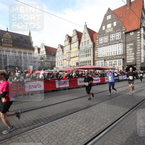 05.10.2025 - 20. swb-Marathon Bremen Yannick Fuchs http://msf.ph/oto/9307598 05.10.2025 10:58:15 Ziel 9330, 9634, 9952, 10377, 10398, 10620, 11562, 11608 meine-sportfotos.de