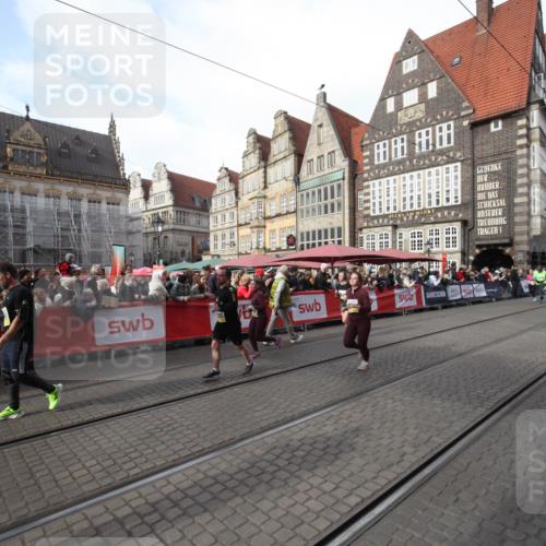 05.10.2025 - 20. swb-Marathon Bremen Yannick Fuchs http://msf.ph/oto/9307654 05.10.2025 10:58:32 Ziel 9433, 9820, 10055, 10408, 11181, 11291, 11591, 11700 meine-sportfotos.de