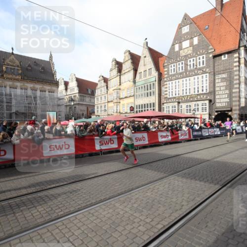 05.10.2025 - 20. swb-Marathon Bremen Yannick Fuchs http://msf.ph/oto/9307713 05.10.2025 10:58:55 Ziel 9349, 10080, 10263, 10560, 11290, 11483 meine-sportfotos.de