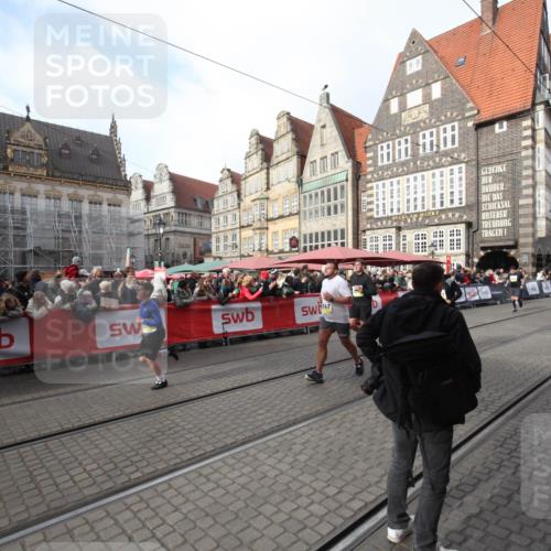 05.10.2025 - 20. swb-Marathon Bremen Yannick Fuchs http://msf.ph/oto/9307735 05.10.2025 10:59:04 Ziel 9601, 9847, 9977, 10357, 10588, 10607 meine-sportfotos.de