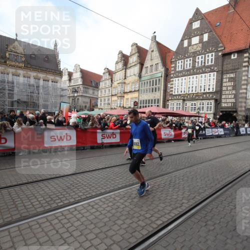05.10.2025 - 20. swb-Marathon Bremen Yannick Fuchs http://msf.ph/oto/9307760 05.10.2025 10:59:14 Ziel 9219, 9508, 9692, 10039, 10143, 10353 meine-sportfotos.de