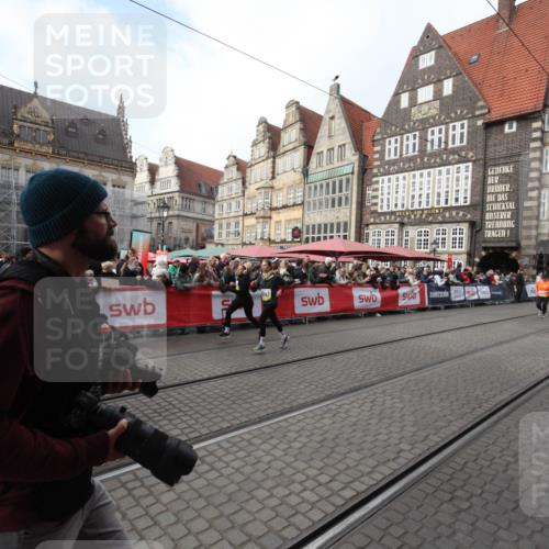05.10.2025 - 20. swb-Marathon Bremen Yannick Fuchs http://msf.ph/oto/9307764 05.10.2025 10:59:16 Ziel 9219, 9508, 10039, 10143, 10274, 10353 meine-sportfotos.de
