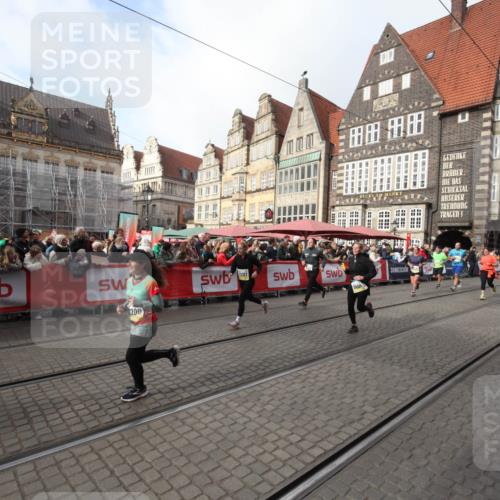 05.10.2025 - 20. swb-Marathon Bremen Yannick Fuchs http://msf.ph/oto/9307781 05.10.2025 10:59:22 Ziel 9183, 9454, 10200, 10274, 10407, 11006, 11007, 11207, 11400 meine-sportfotos.de