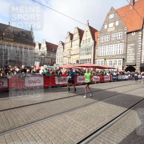 05.10.2025 - 20. swb-Marathon Bremen Yannick Fuchs http://msf.ph/oto/9307807 05.10.2025 10:59:33 Ziel 9737, 10391, 10809, 11251, 11657, 11728 meine-sportfotos.de