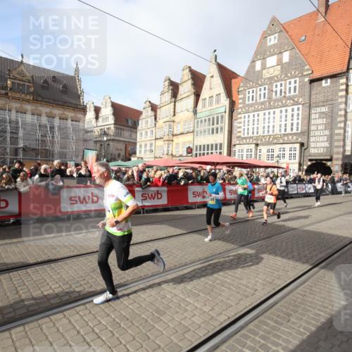 05.10.2025 - 20. swb-Marathon Bremen Yannick Fuchs http://msf.ph/oto/9307877 05.10.2025 11:00:09 Ziel 7621, 9603, 9604, 9611, 9666, 10138, 10489, 10572, 11026, 11125, 11266, 11600 meine-sportfotos.de