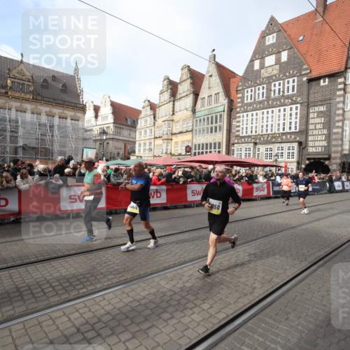 05.10.2025 - 20. swb-Marathon Bremen Yannick Fuchs http://msf.ph/oto/9307912 05.10.2025 11:00:19 Ziel 7177, 9495, 9672, 10345, 10889, 10919, 10985, 11050, 11063 meine-sportfotos.de