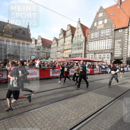 05.10.2025 - 20. swb-Marathon Bremen Yannick Fuchs http://msf.ph/oto/9307962 05.10.2025 11:00:37 Ziel 7178, 9177, 9271, 9531, 10063, 10079, 11003, 11071, 11255, 11511, 11534, 11595, 11610 meine-sportfotos.de