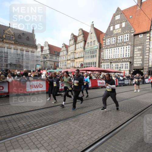 05.10.2025 - 20. swb-Marathon Bremen Yannick Fuchs http://msf.ph/oto/9307967 05.10.2025 11:00:37 Ziel 7178, 9177, 9271, 9531, 10063, 10079, 11003, 11071, 11255, 11511, 11534, 11595, 11610 meine-sportfotos.de