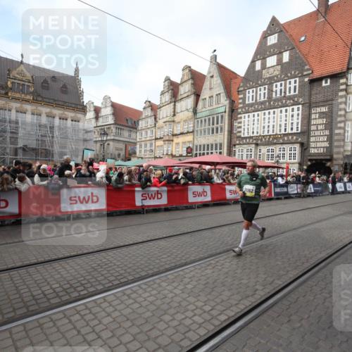 05.10.2025 - 20. swb-Marathon Bremen Yannick Fuchs http://msf.ph/oto/9307983 05.10.2025 11:00:42 Ziel 9271, 9272, 10518, 11034, 11162 meine-sportfotos.de