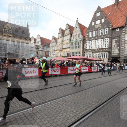 05.10.2025 - 20. swb-Marathon Bremen Yannick Fuchs http://msf.ph/oto/9307996 05.10.2025 11:00:49 Ziel 9327, 9389, 9827, 9858, 10182, 10571, 10690, 10872, 10901 meine-sportfotos.de