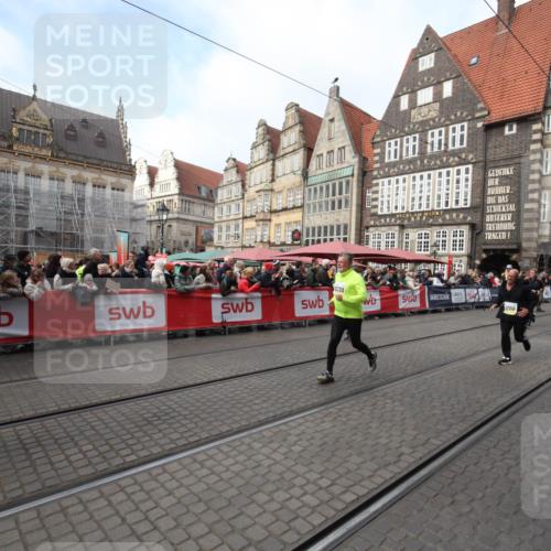 05.10.2025 - 20. swb-Marathon Bremen Yannick Fuchs http://msf.ph/oto/9308020 05.10.2025 11:01:05 Ziel 9208, 9305, 9600, 9954, 10228, 10359, 11053 meine-sportfotos.de