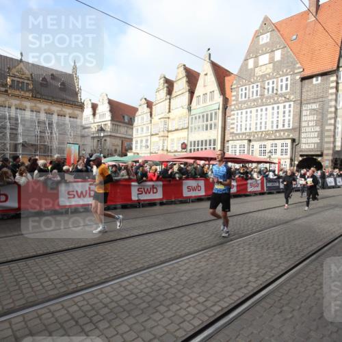 05.10.2025 - 20. swb-Marathon Bremen Yannick Fuchs http://msf.ph/oto/9308037 05.10.2025 11:01:10 Ziel 9305, 9443, 9880, 10477, 10630, 11053, 11524, 11719 meine-sportfotos.de